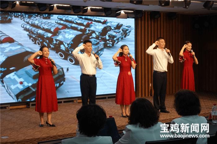 4名患者期盼挺直腰杆健步行走